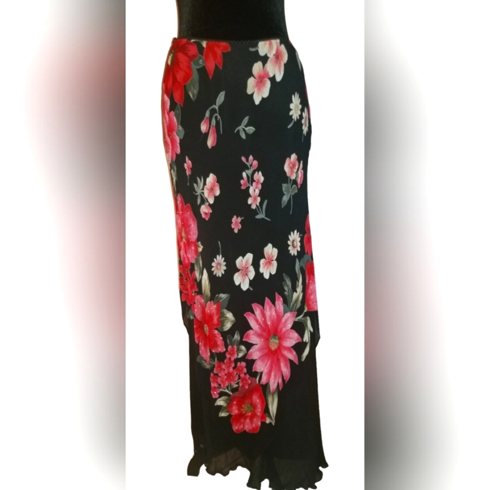Maxi handkerchief floral skirt.